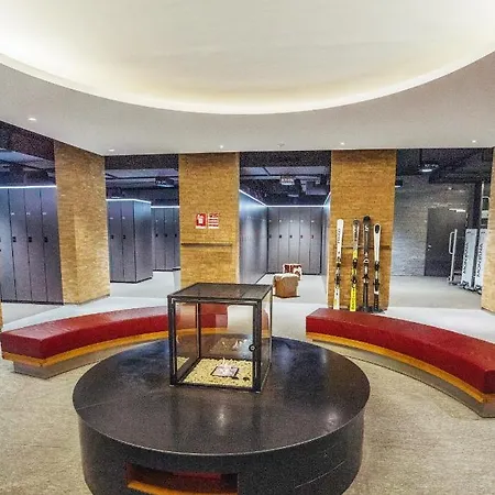 Suvretta House 5*