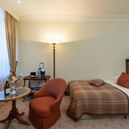 Suvretta House 5*
