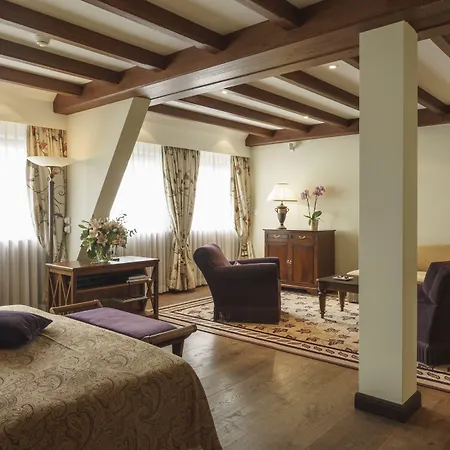 Suvretta House Hotel