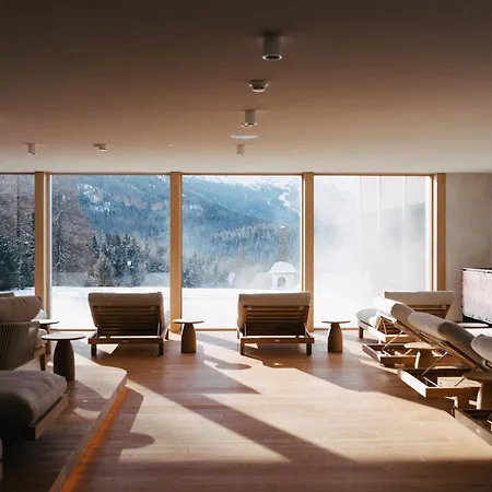 Suvretta House 5*